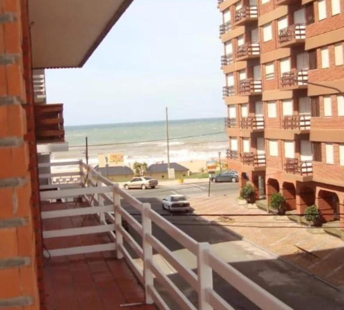 Foto de Departamento en venta - 1 Dormitorio 1 Baño - 40Mts2 - Miramar, imagen 2