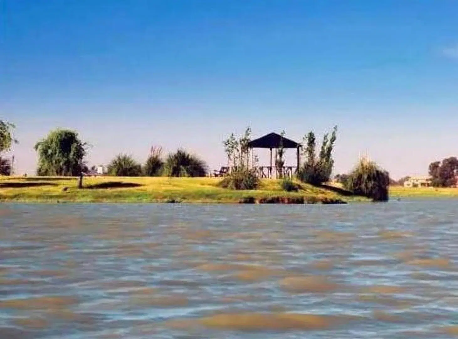 Terreno en venta - 1775,5mts2 - Club de Campo El Mirador, Coronel Brandsen 5