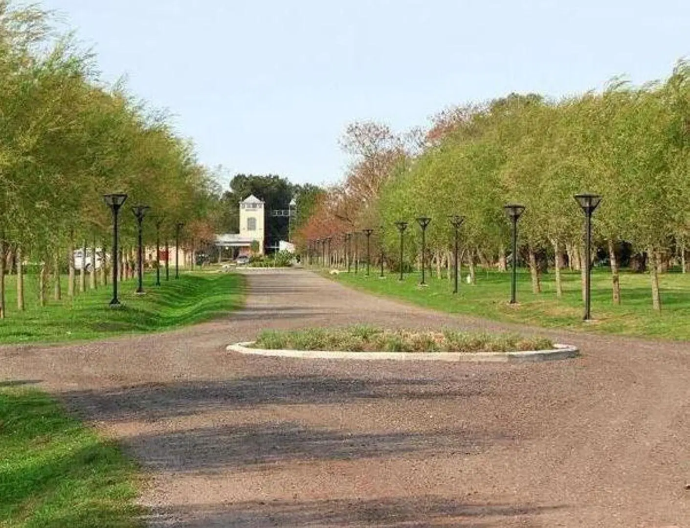 Terreno en venta - 1775,5mts2 - Club de Campo El Mirador, Coronel Brandsen 2