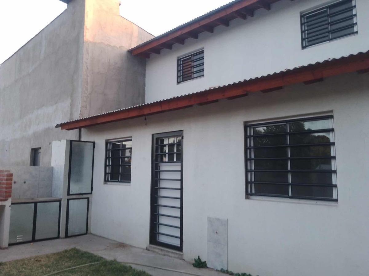 Casa en venta - 3 Dormitorios 1 Baño - Cocheras - 80Mts2 - Mar del Tuyú