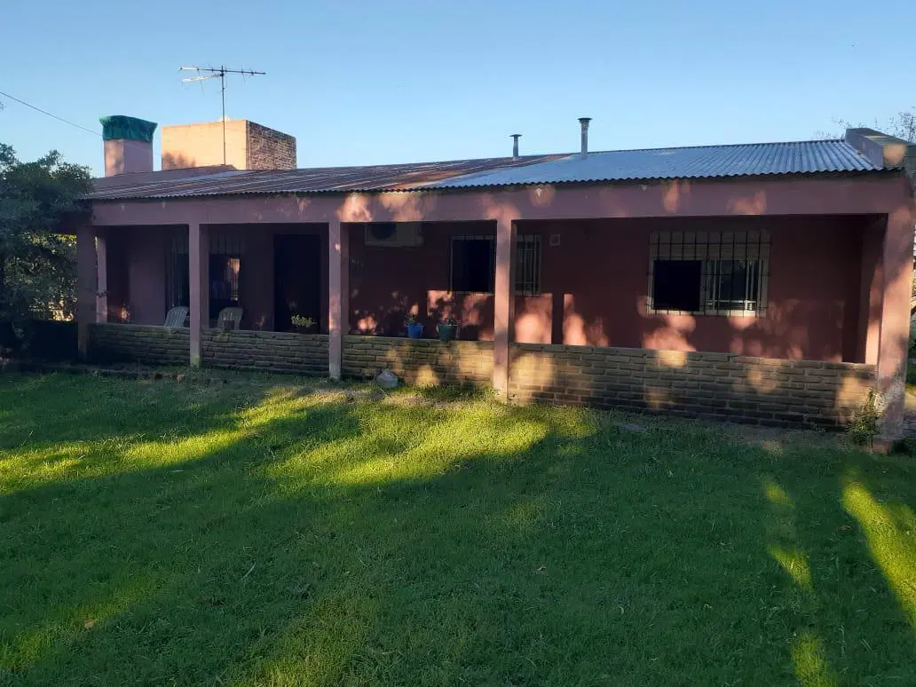 Casa Quinta en venta - 2 dormitorios 2 baños - Cochera - 2.475 mts2 - Berisso 3