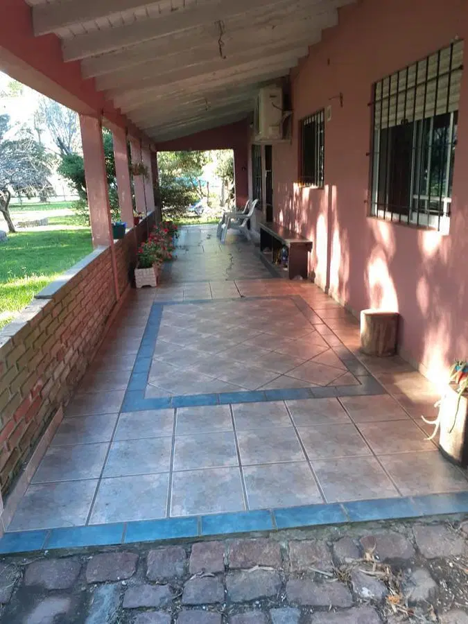 Casa Quinta en venta - 2 dormitorios 2 baños - Cochera - 2.475 mts2 - Berisso 1
