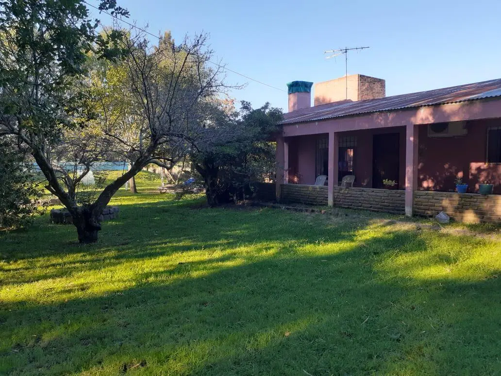 Casa Quinta en venta - 2 dormitorios 2 baños - Cochera - 2.475 mts2 - Berisso 2