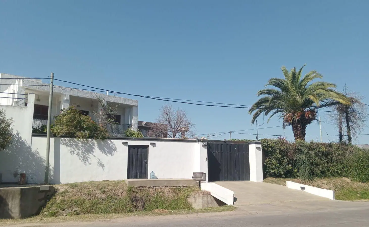 Casa en venta - 3 Dormitorios 4 Baños - Cocheras - 633Mts2 - Pergamino 5