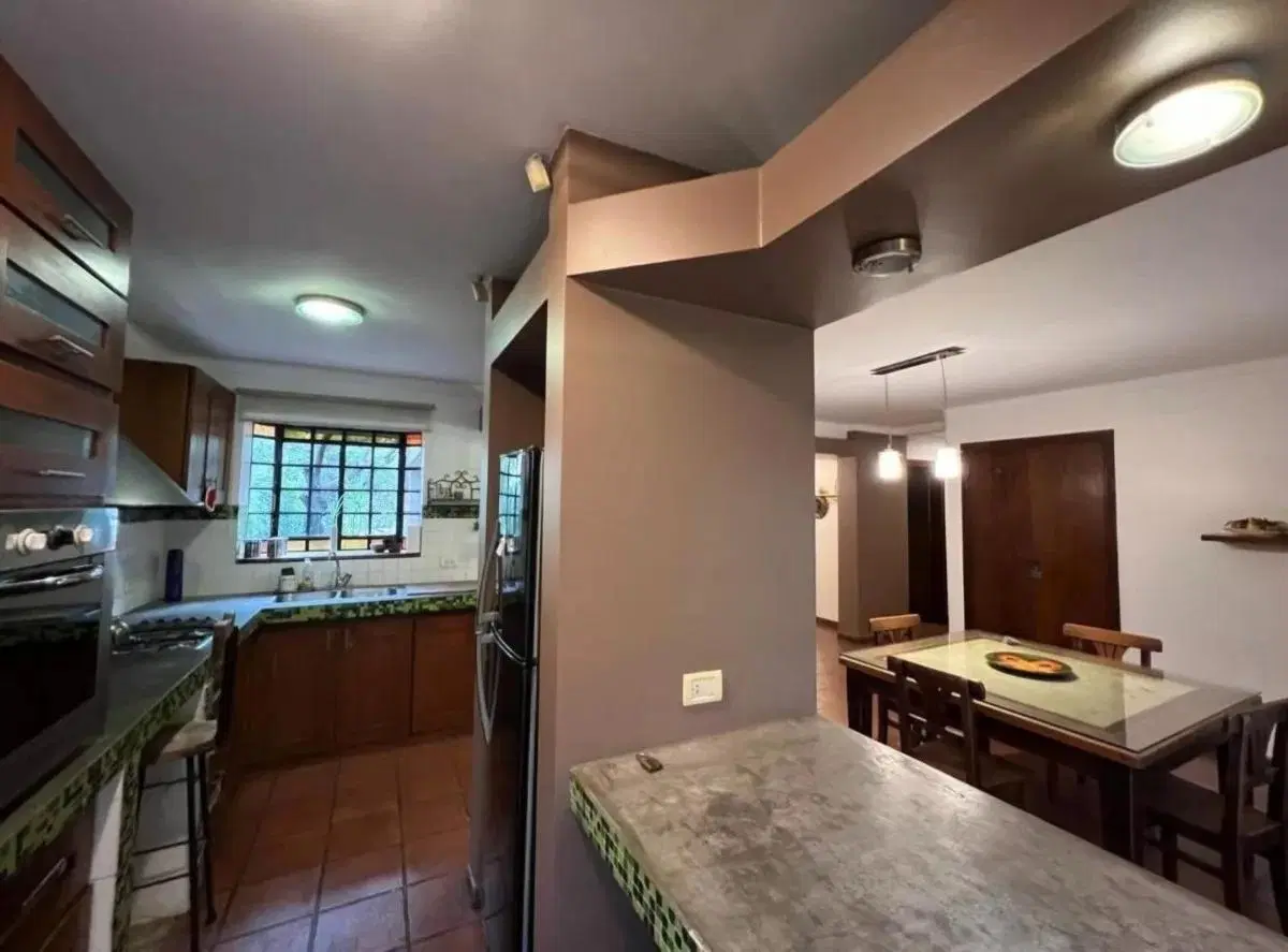 Casa en venta - 3 Dormitorios 3 Baños - 568mts2 - Merlo 8