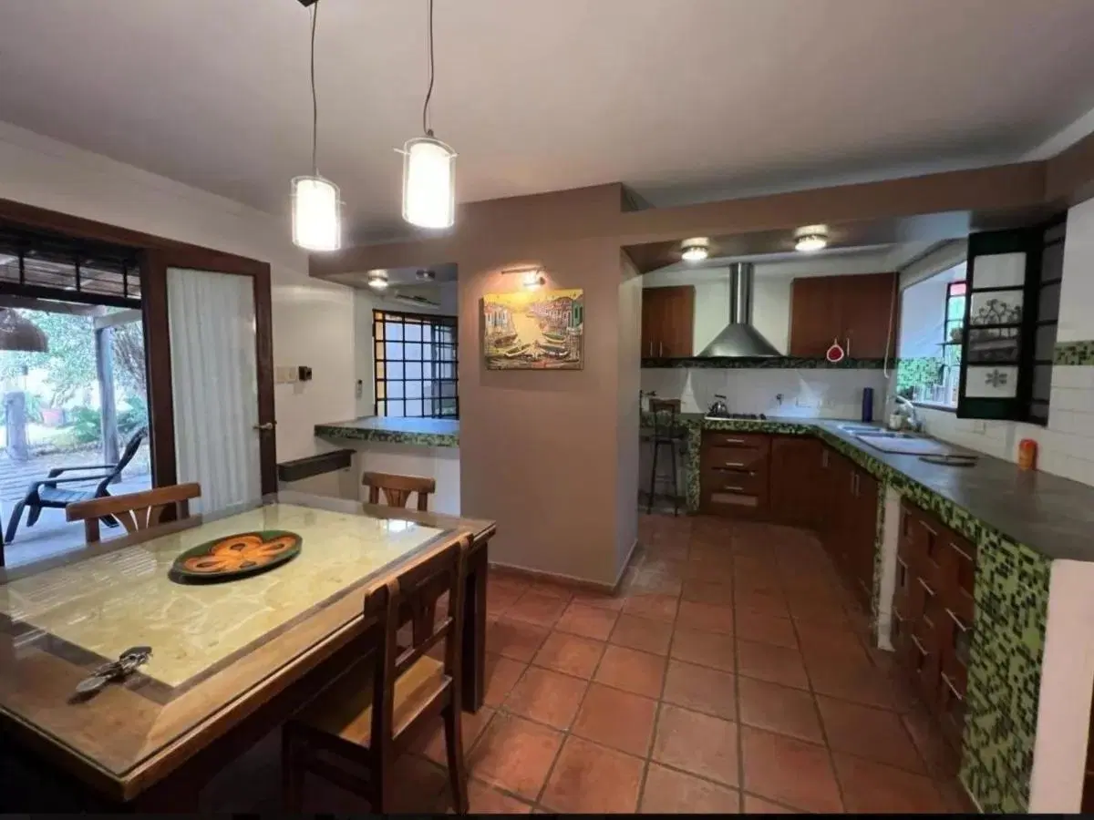 Casa en venta - 3 Dormitorios 3 Baños - 568mts2 - Merlo 1