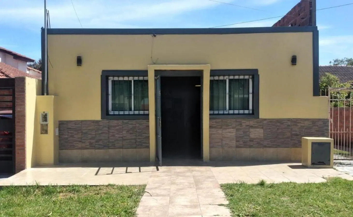 Local en Alquiler - Monoambiente 2 Baños - 100mts - Mar Del Plata 3