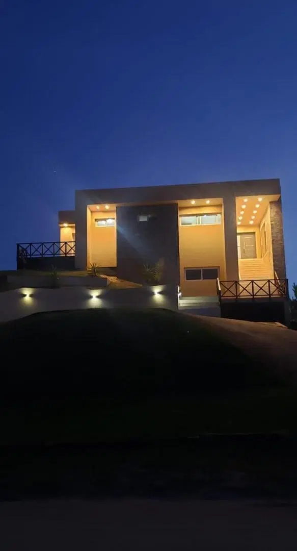 Casa en venta - 4 Dormitorios 7 Baños - Pinamar 2