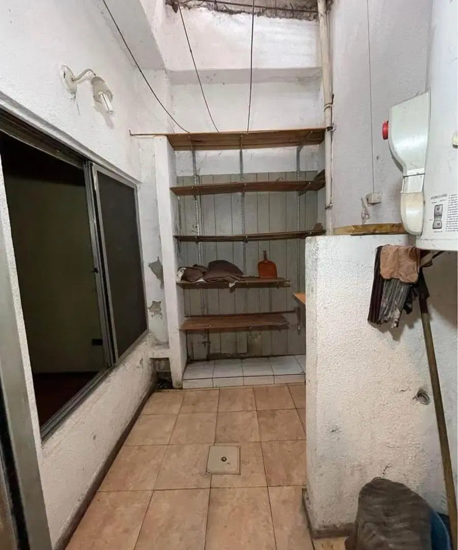 Casa en venta - 1 Dormitorio 1 Baño - Lanús 3
