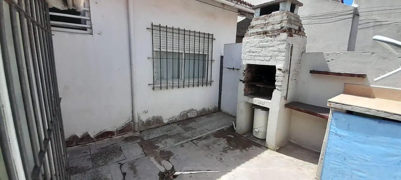 Casa en venta - 2 Dormitorios 1 Baño - Mar del Plata 4