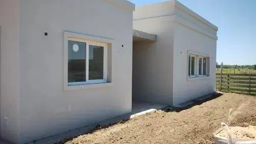 Casa en venta - 3 Dormitorios 2 Baños - 811Mts2 - San Sebastián 2