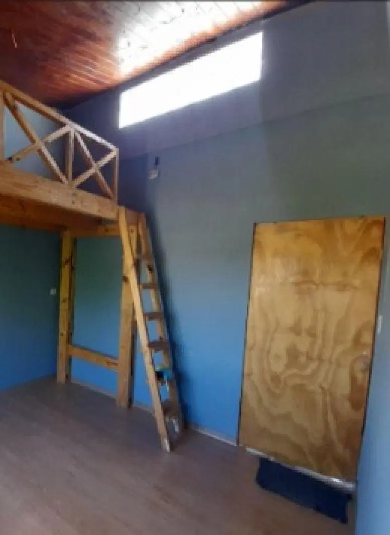 Casa en venta - 5 Dormitorios 2 Baños - Rosario 8
