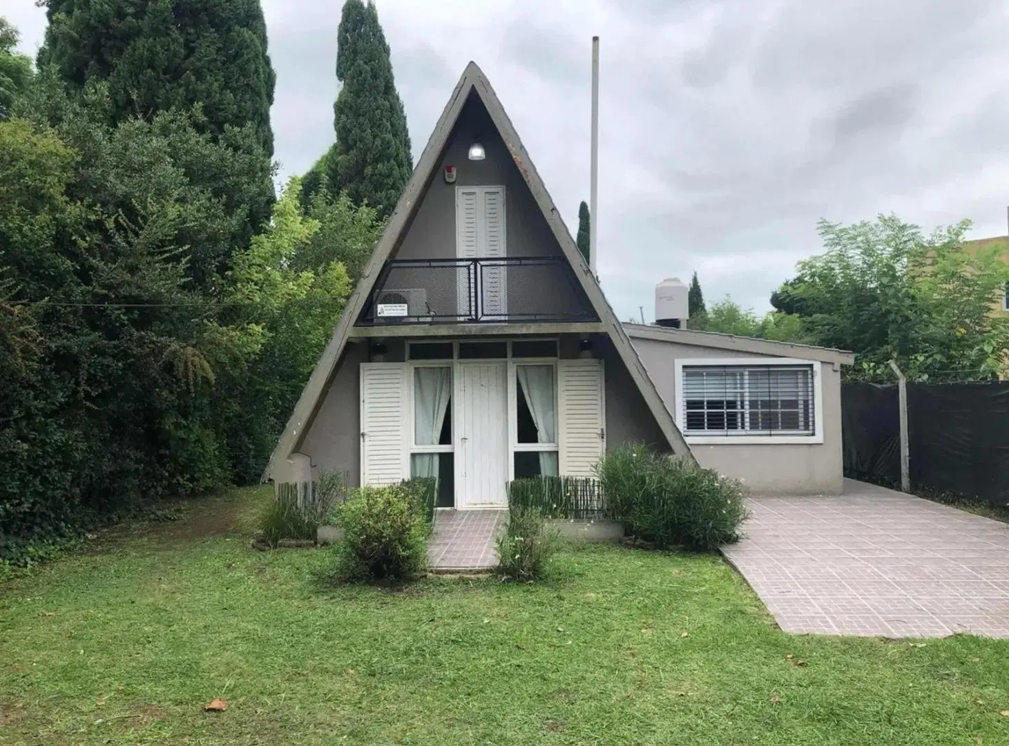 Casa en venta - 2 Dormitorios 2 Baños - San Miguel del Monte 1