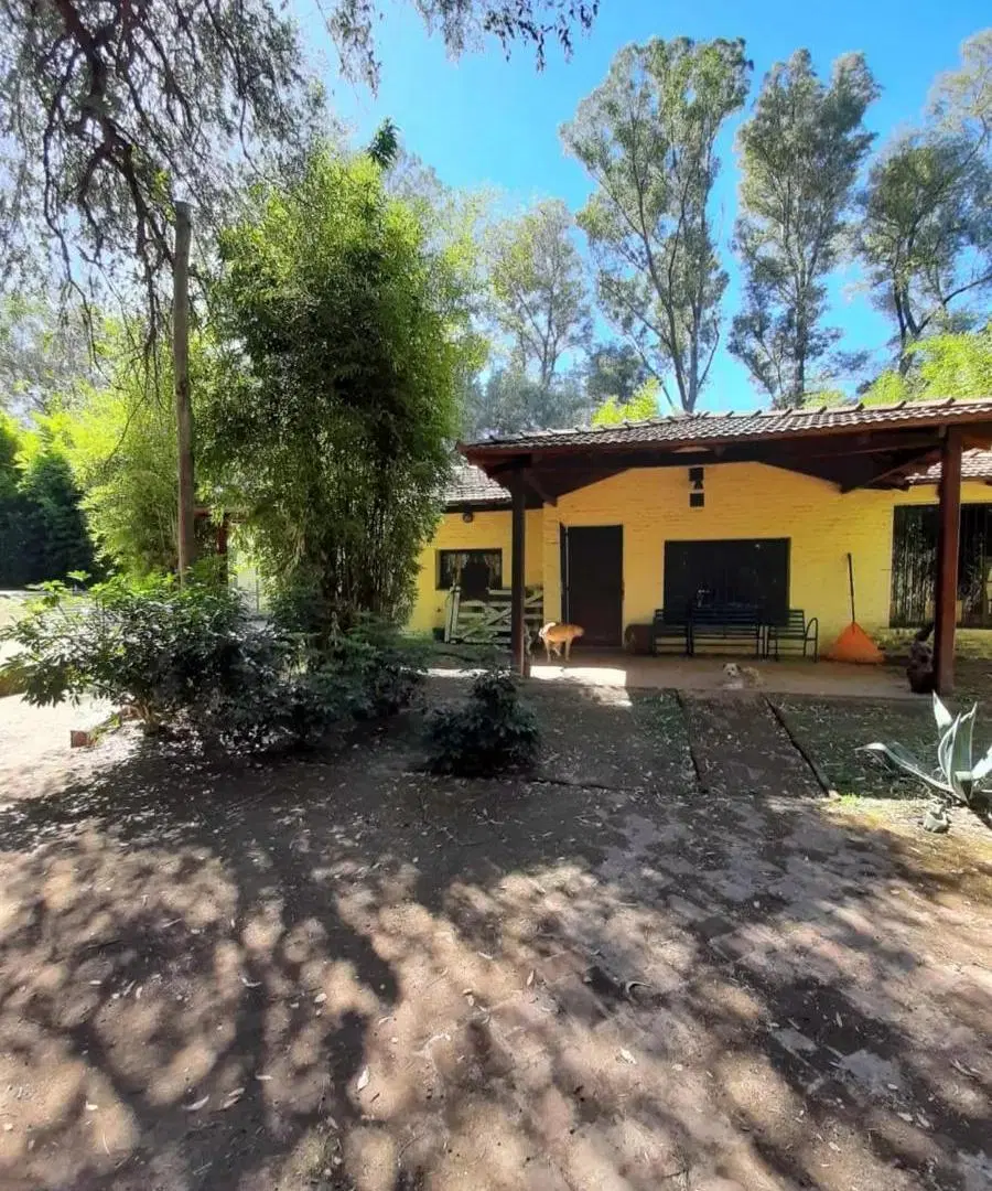 Casa en venta - 3 Dormitorios 2 Baños - 2.300Mts2 - Cañuelas 1