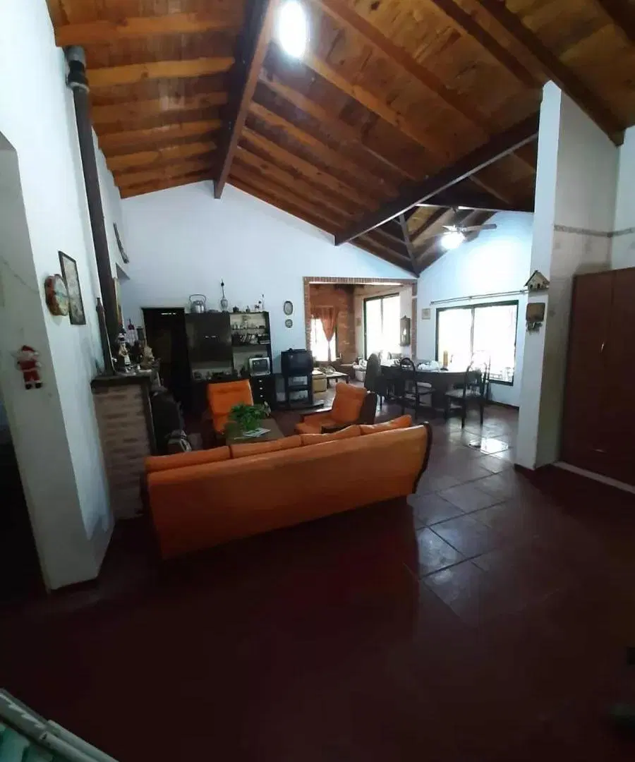Casa en venta - 3 Dormitorios 2 Baños - 2.300Mts2 - Cañuelas 4
