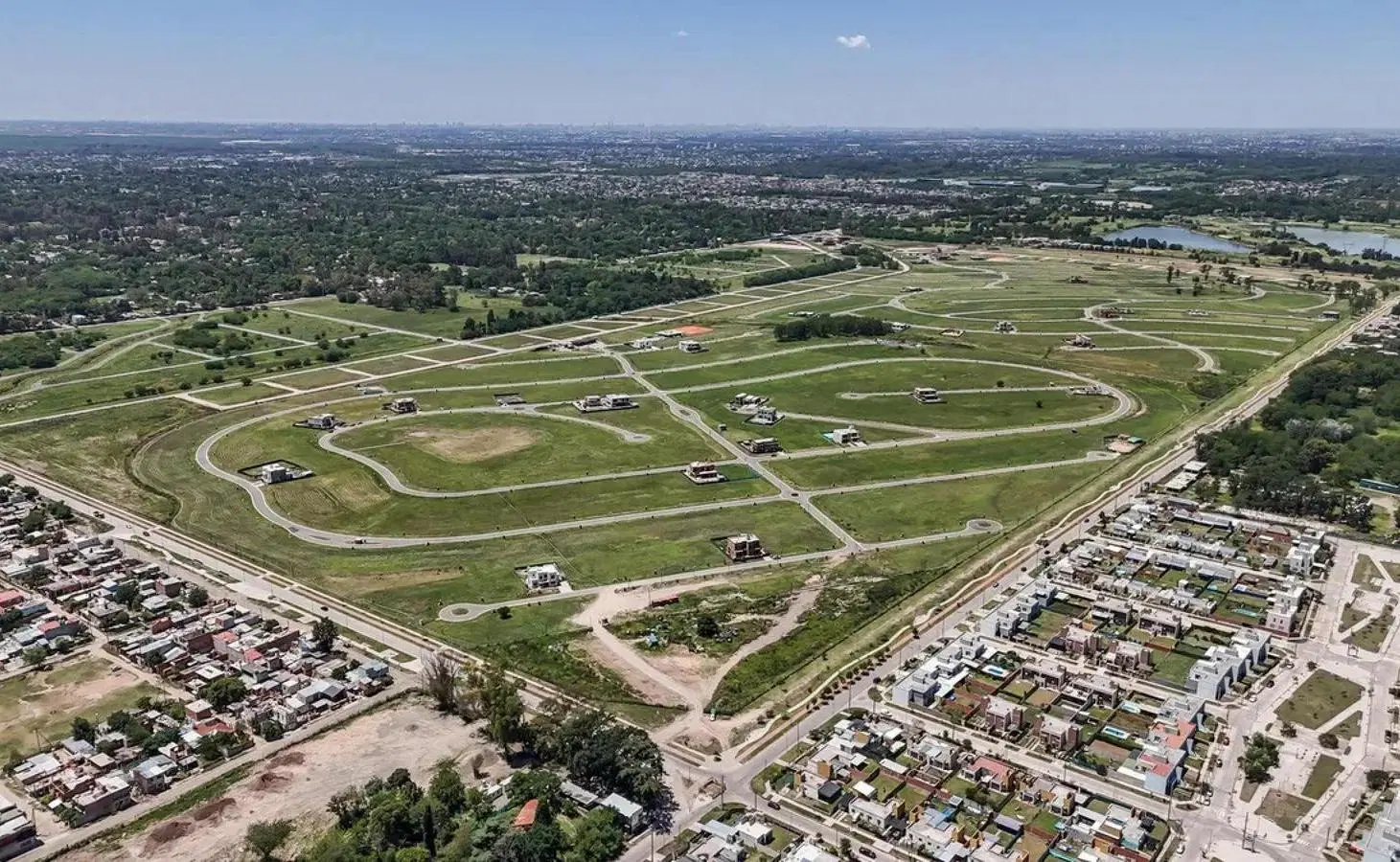 Terreno en venta - 605Mts2 - Village Plaza, Pueblo Vista 5