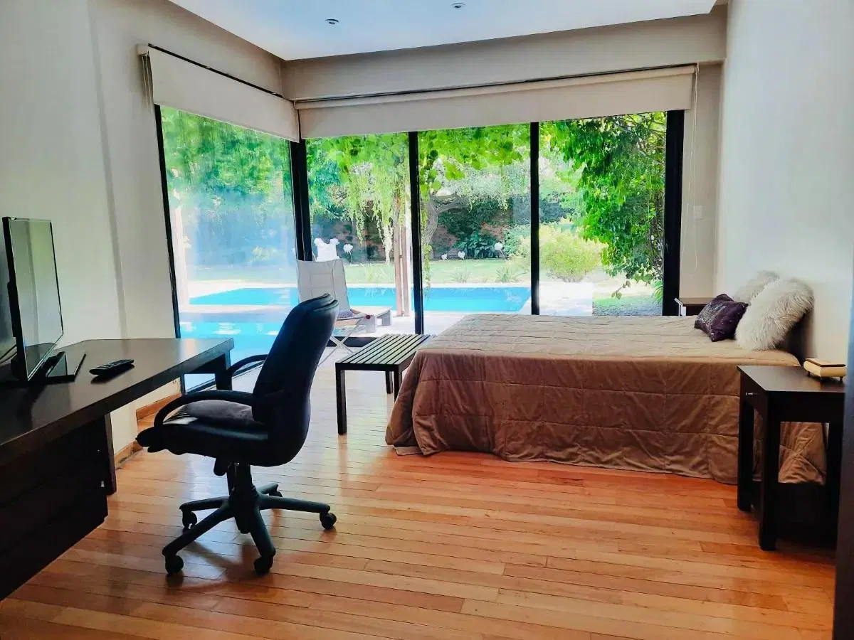 Casa en venta - 2 Dormitorios 3 Baños - Cochera - 1000Mts2 - Cañuelas 2