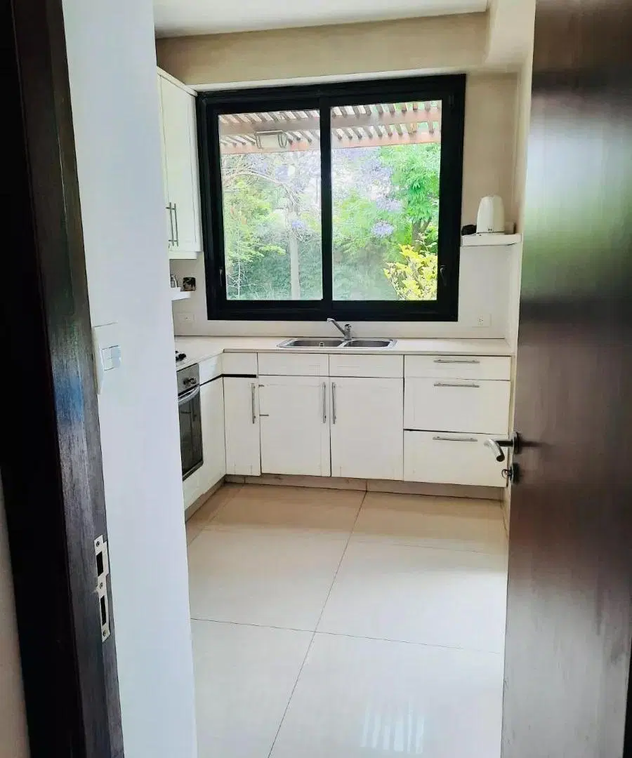 Casa en venta - 2 Dormitorios 3 Baños - Cochera - 1000Mts2 - Cañuelas 5