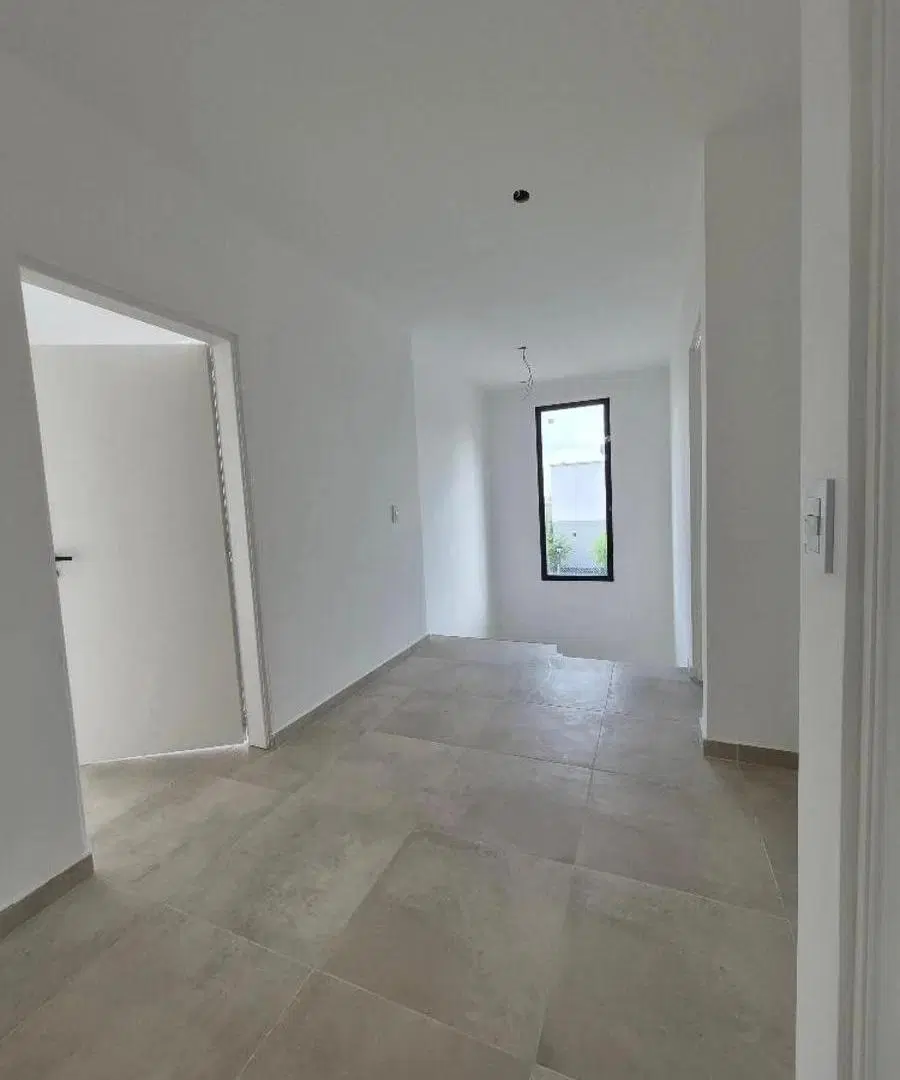 Casa en Venta - 4 Dormitorios 4 Baños - 452mts - Pilar del Este 5