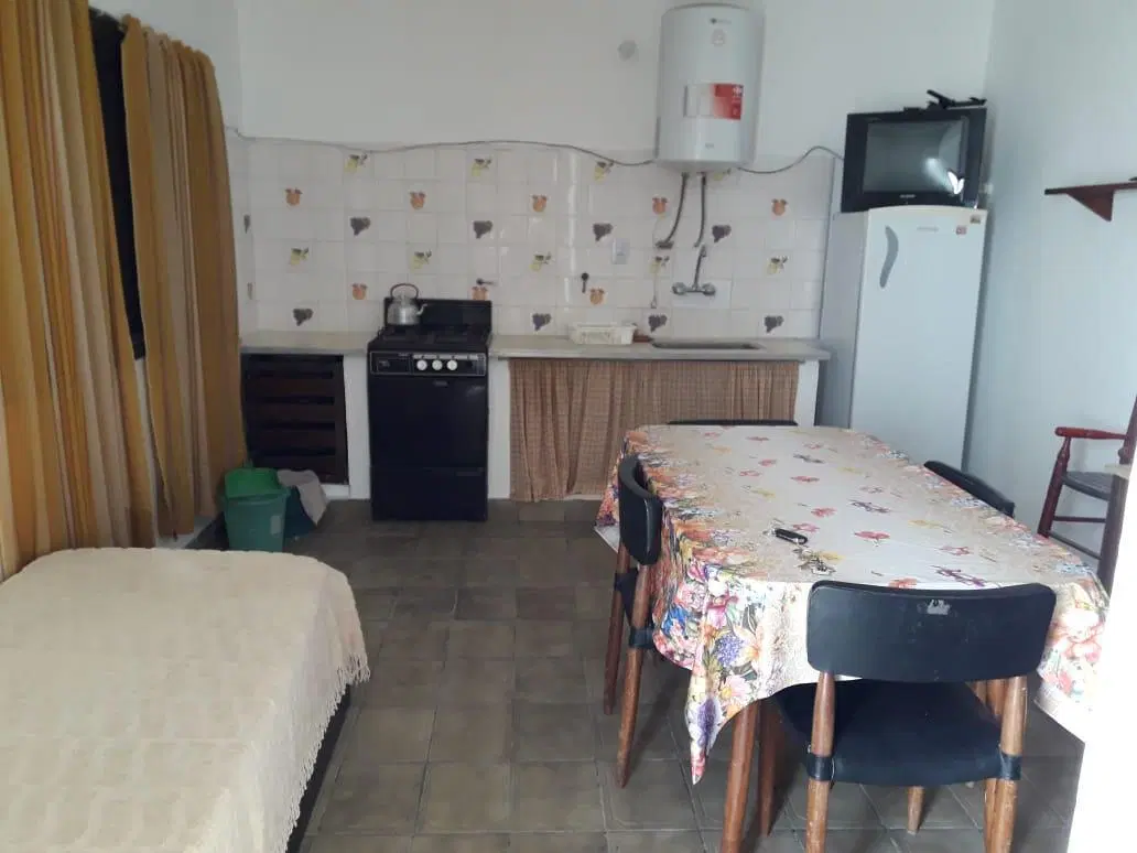 Casa en venta - 4 Dormitorios 3 Baños - 200Mts2 - Santa Clara del Mar 3