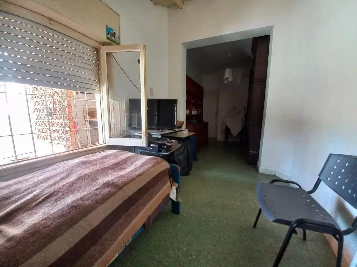 Casa en Venta - 2 Dormitorios 1 Baño Cochera - 300 mts2 - Almirante Brown,Buenos Aires 2