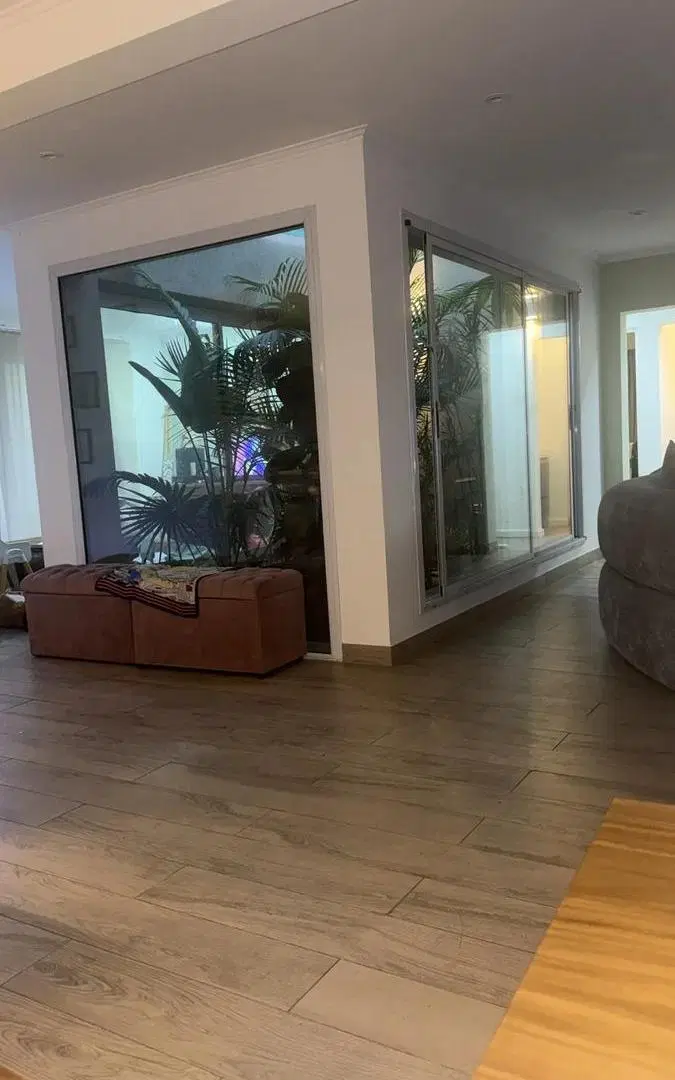 Casa en venta - 3 Dormitorios 4 Baños -Club Miralagos- La Plata. 2