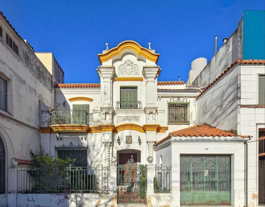 Casa en venta - 8 Dormitorios 5 Baños - Villa Devoto