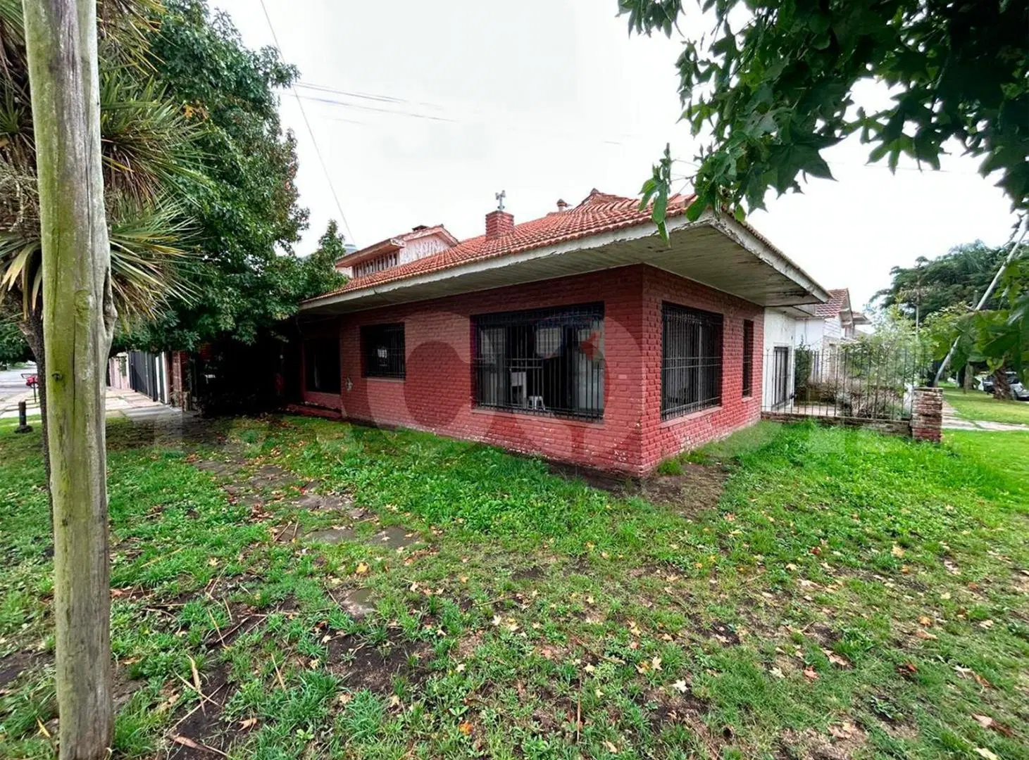 Casa en venta - 3 dormitorios 1 baño - Cochera - 100mts2 - P unta Mogotes, Mar del Plata 2