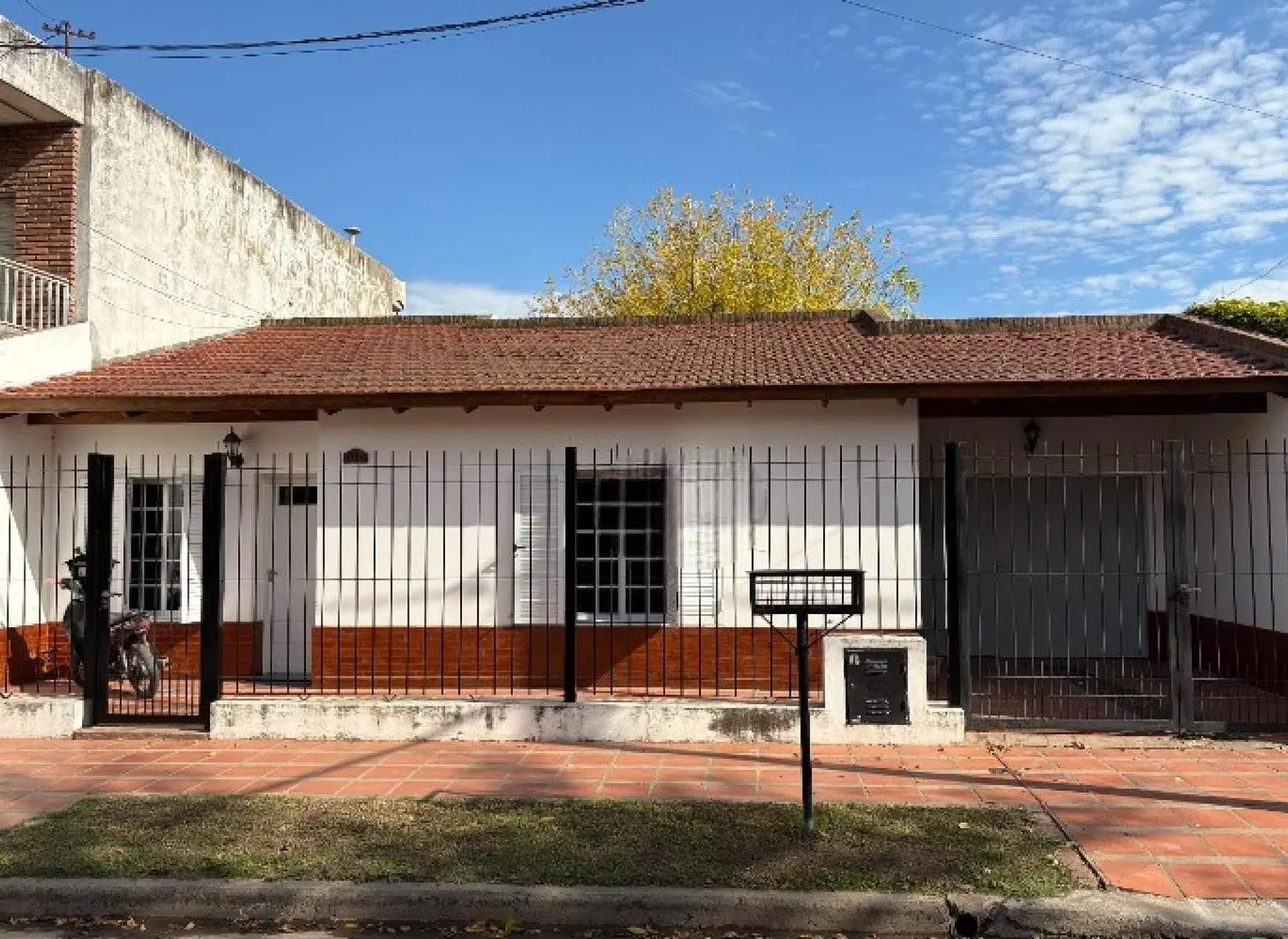 Casa en venta - 2 Dormitorios 1 Baño - Pergamino 8