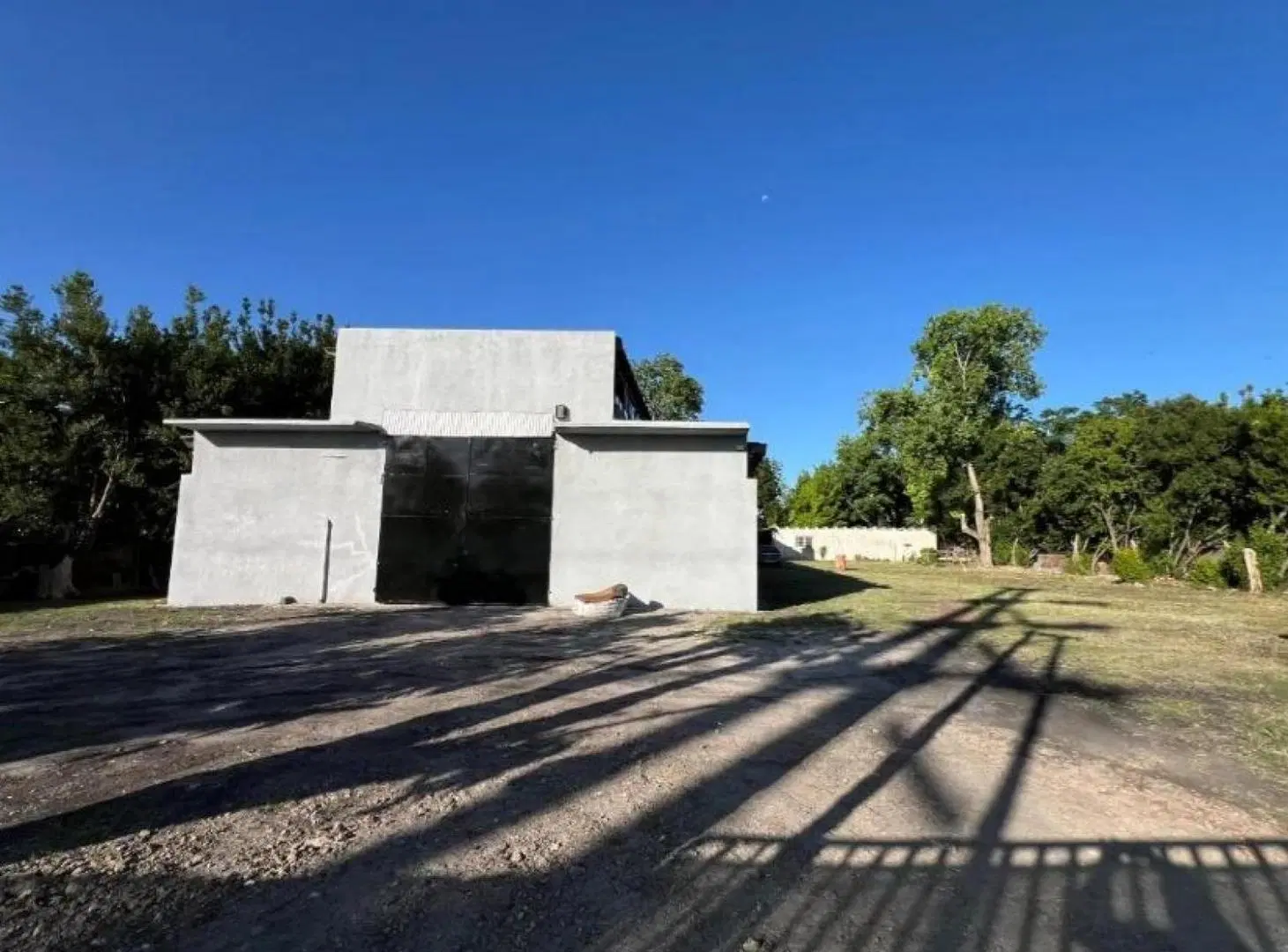 Depósito en venta - Galpón - Oficina - 2.700Mts2 - La Plata 2