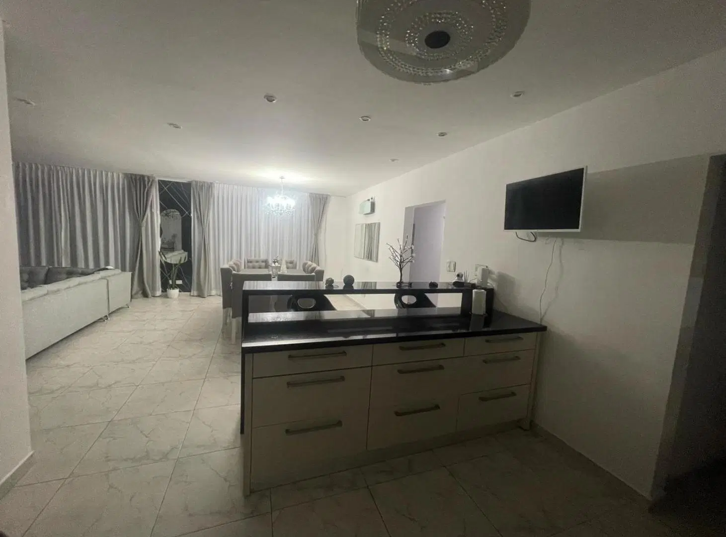 Casa en venta - 3 Dormitorios 3 Baños - 4 Cocheras - 210Mts2 - Haras del Sur II 2