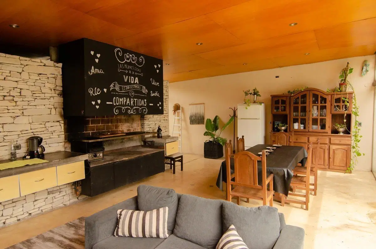 Casa venta 4 dormitorios 4 baños 3 cocheras 600mts2 totales - Ringuelet 4
