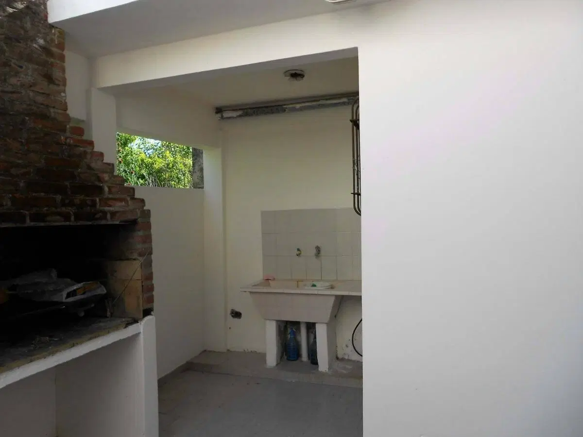 Casa en venta - 4 Dormitorios 3 Baños 3 Cocheras - 350Mts2 - Las Toninas 2