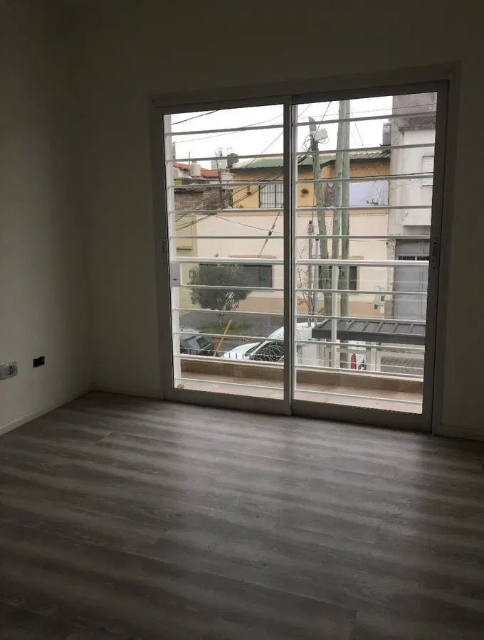 Departamento en venta - 2 dormitorios 2 baños - 66mts2 - Banfield 4