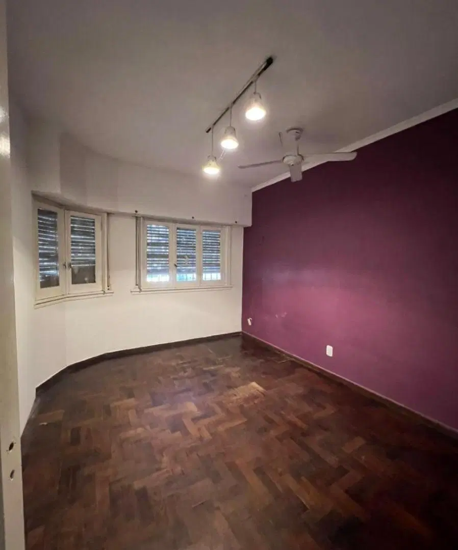 Casa en venta - 2 Dormitorios 3 Baños - Cochera - 200Mts2 - Berazategui 1