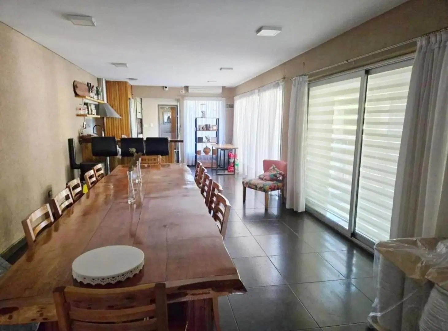 Casa en venta - 4 Dormitorios 2 Baños - Esteban Echeverría 4