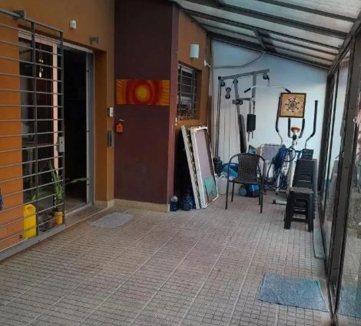 Casa en venta - 3 Dormitorios 2 Baños - Cochera - 406Mts2 - Ramos Mejía 4