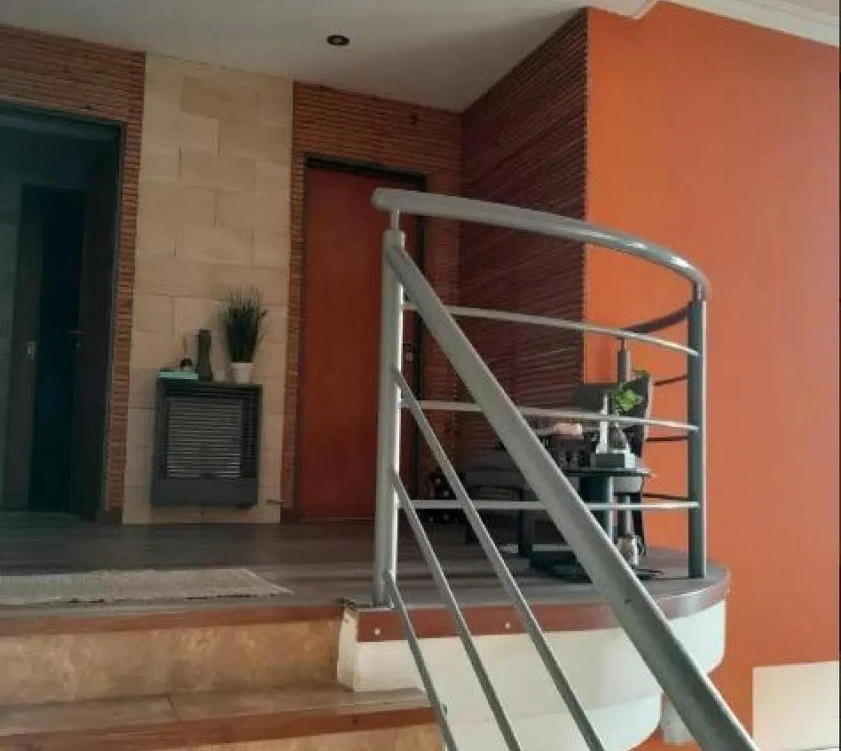 Casa en venta - 3 Dormitorios 2 Baños - Cochera - 406Mts2 - Ramos Mejía 3