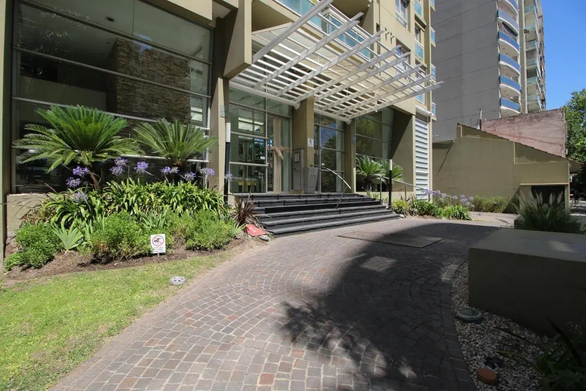 Departamento en venta - 2 Dormitorios 2 Baños - Cochera - 75Mts2 - Lomas de Zamora 1