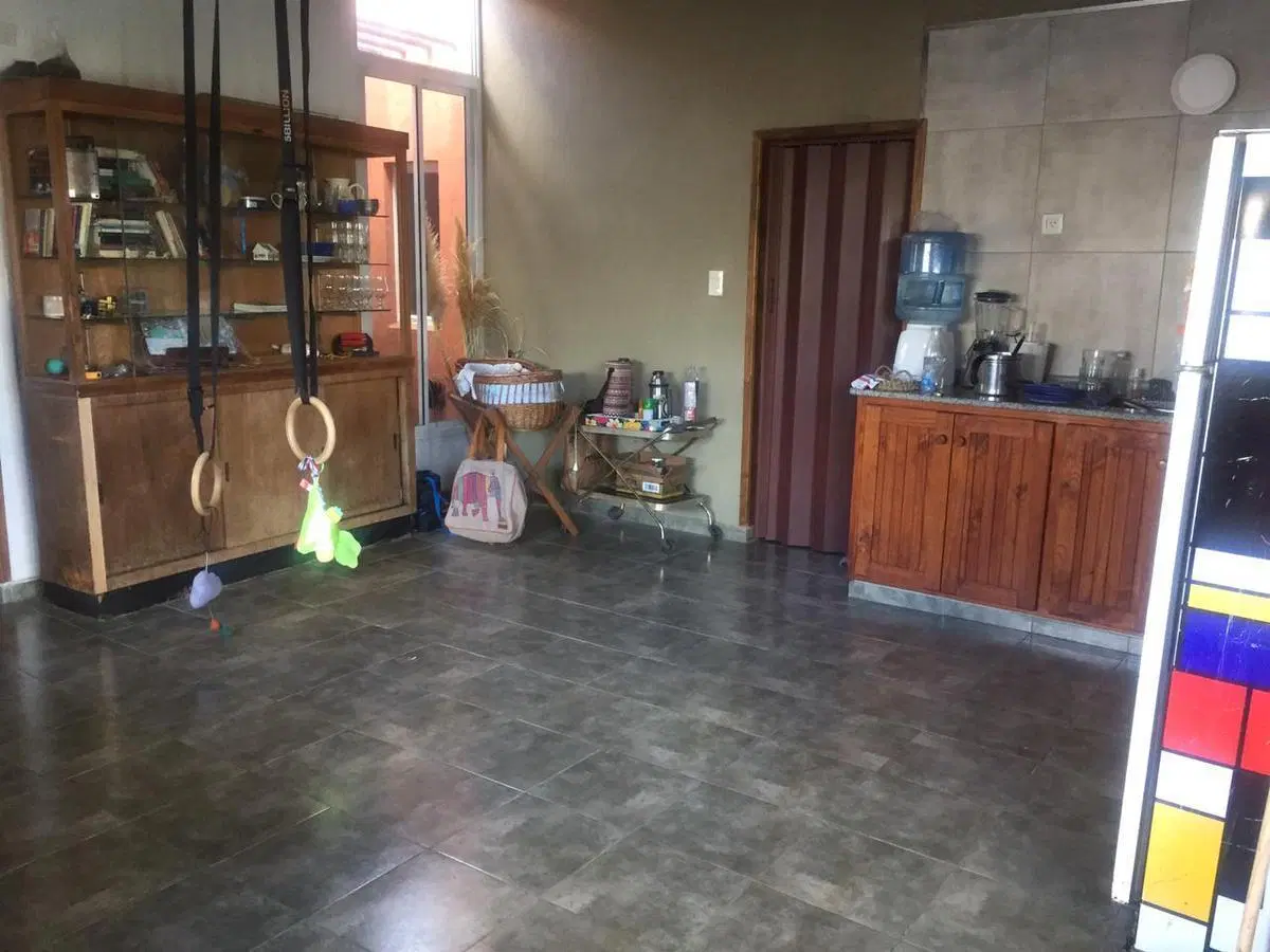 Casa venta 2 dormitorios 2 baños 2 cocheras 1 patio - 434 mts2 - Chascomús 3