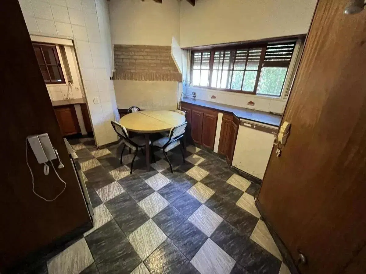 Casa en venta - 3 Dormitorios 3 Baños - 322Mts2 - Wilde, Avellaneda 1