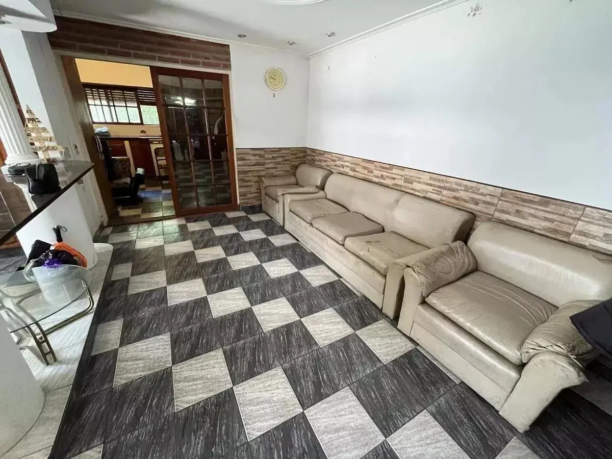 Casa en venta - 3 Dormitorios 3 Baños - 322Mts2 - Wilde, Avellaneda 4