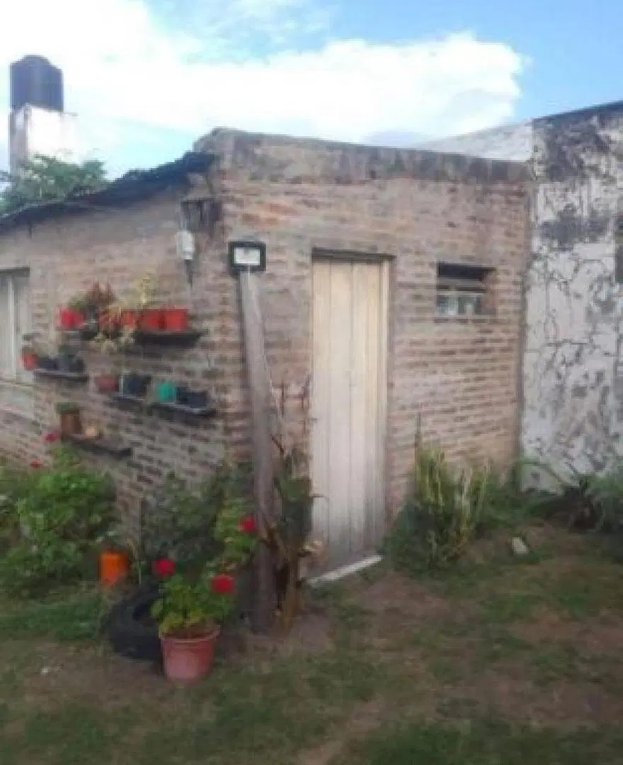 Casa en venta - 2 Dormitorios 2 Baños - Corrientes 2