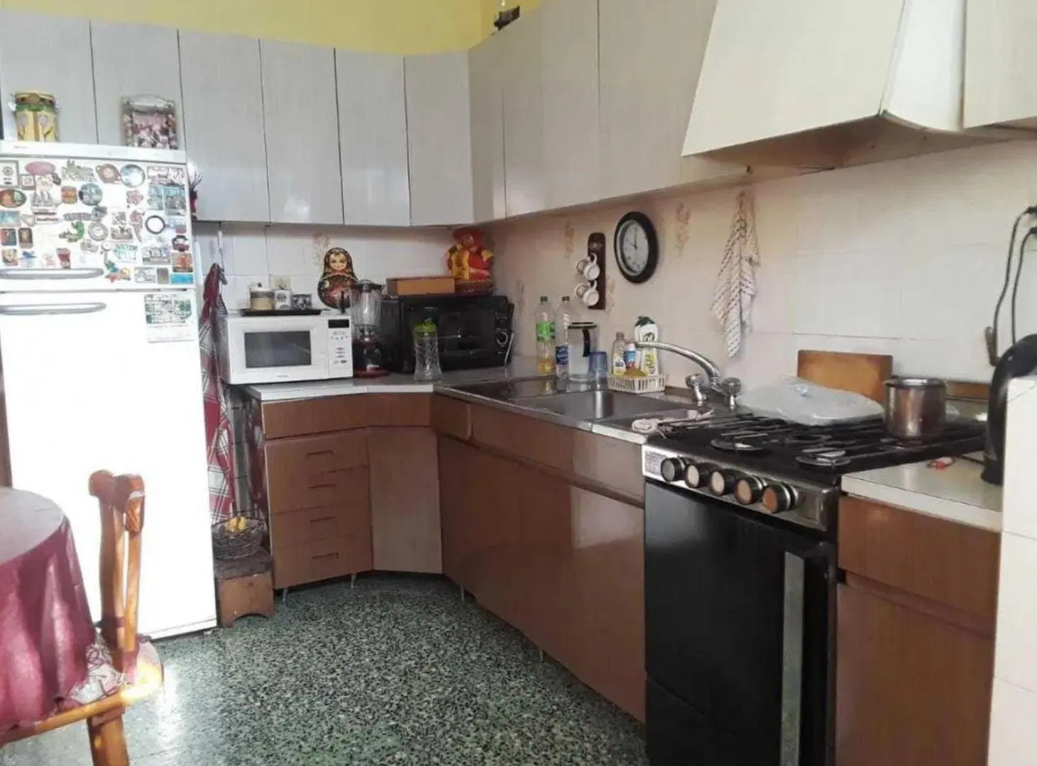 Casa en venta - 3 dormitorios 3 baños - 256mts2 - Quilmes 8