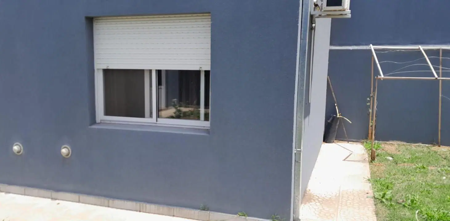 Casa en venta - 2 Dormitorios 1 Baño - Cochera - 380Mts2 - Chivilcoy 2