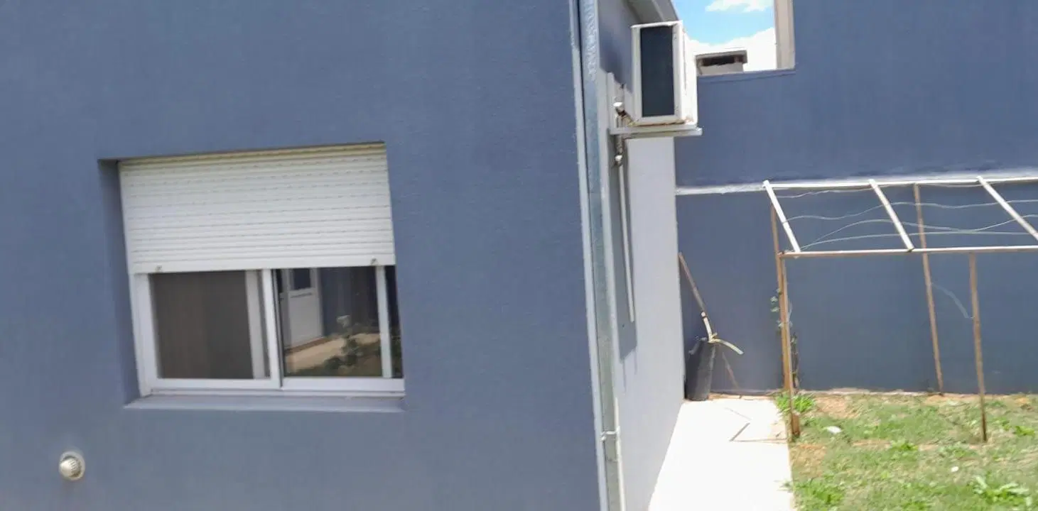 Casa en venta - 2 Dormitorios 1 Baño - Cochera - 380Mts2 - Chivilcoy 3