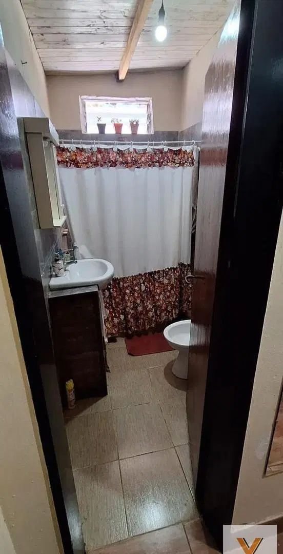Casa en Venta - 2 Dormitorios 1 Baño - 80mts - Almirante Brown 5