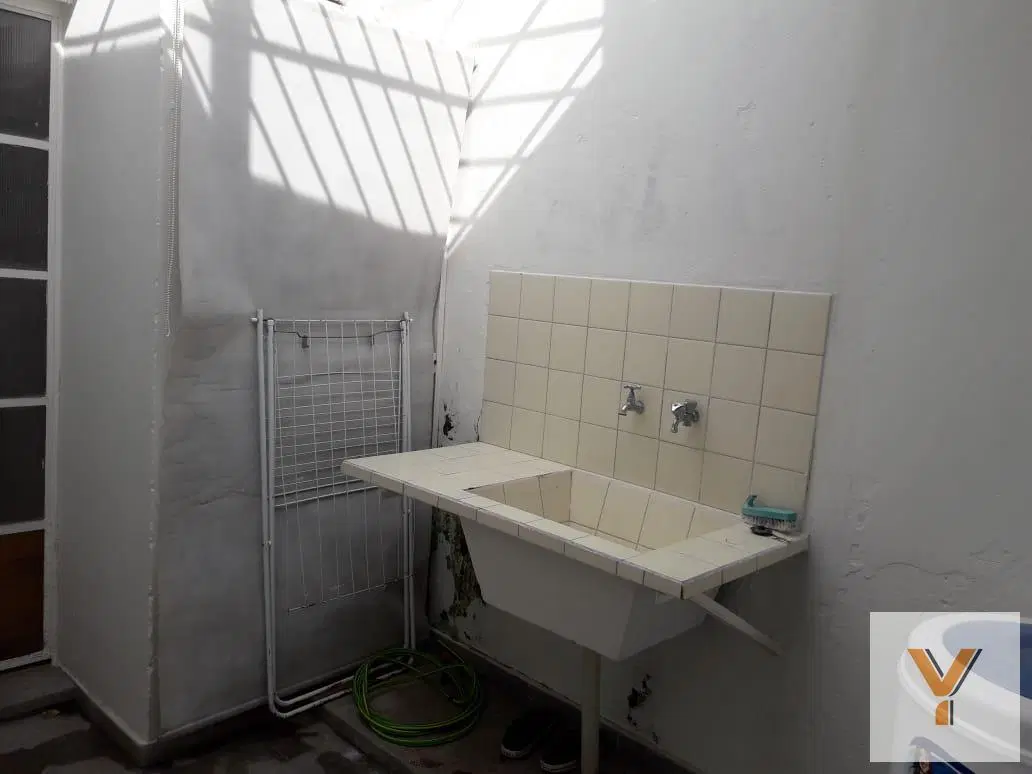 Casa en venta - 1 Dormitorio 1 Baño - Cochera - 180Mts2 - La Plata 4
