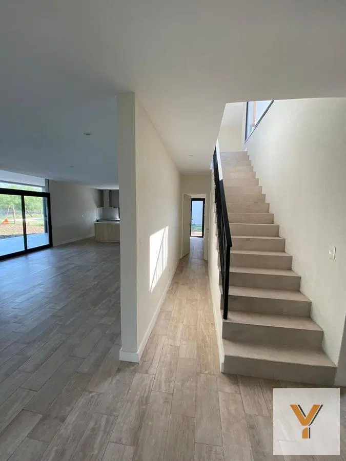 Casa en venta - 5 Dormitorios 5 Baños 2 Cocheras - 320Mts2 - Escobar 4