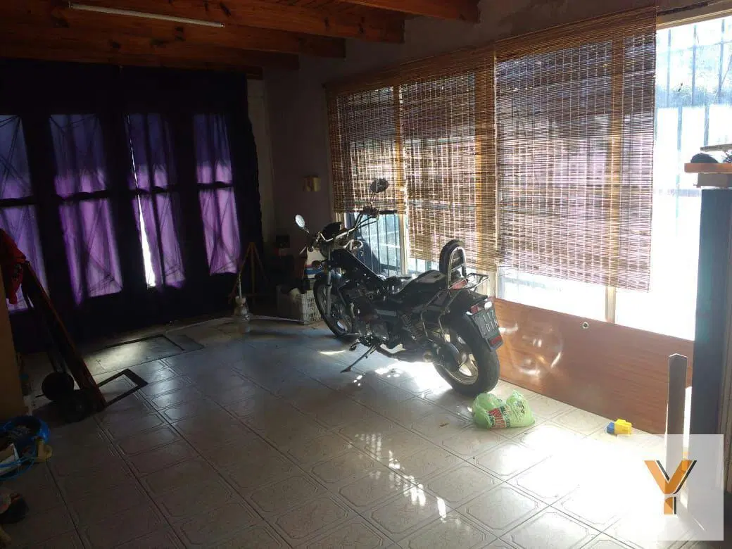 Casa en venta - 3 Dormitorios 2 Baños - 283Mts2 - La Plata 4